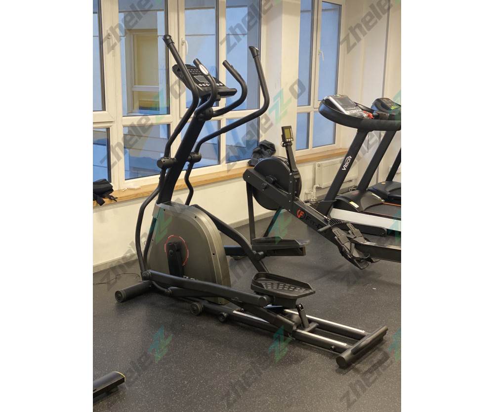 Оренда орбітрека FitLogic ET-742P2 + захист підлоги