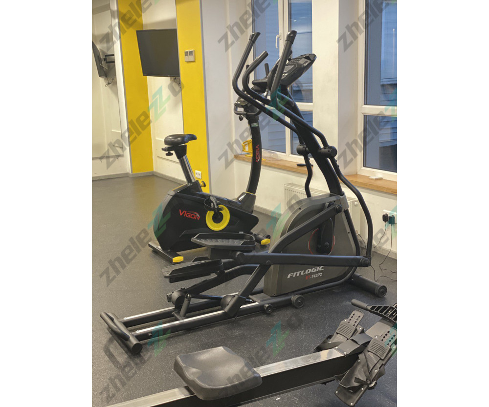 Оренда орбітрека FitLogic ET-742P2 + захист підлоги